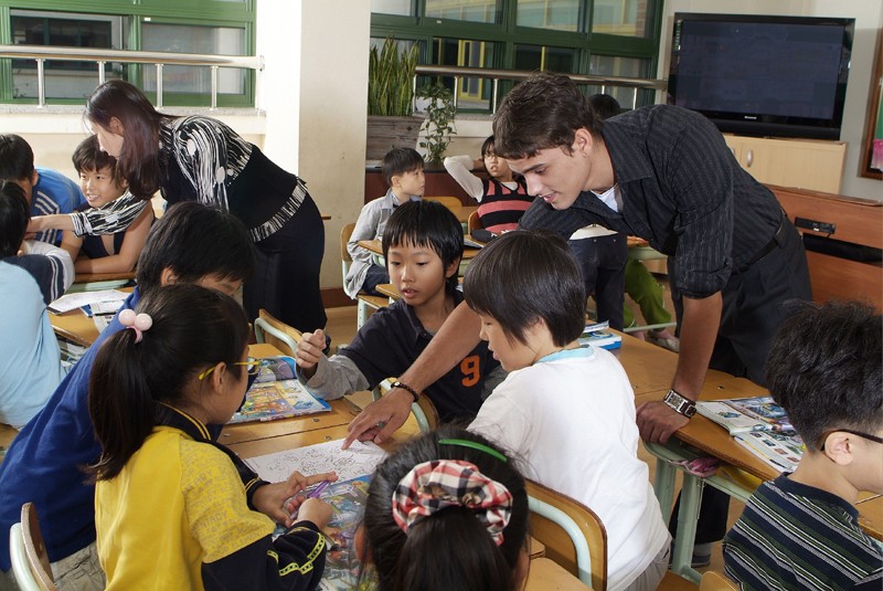 Reasons Why You Should Teach English at a Public School in Korea
