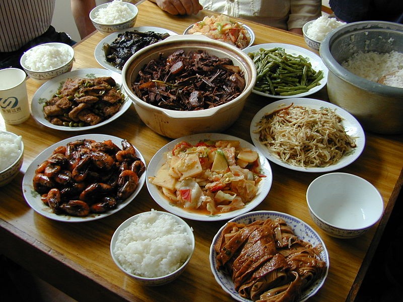 10 Things to Know About Meal Time in China