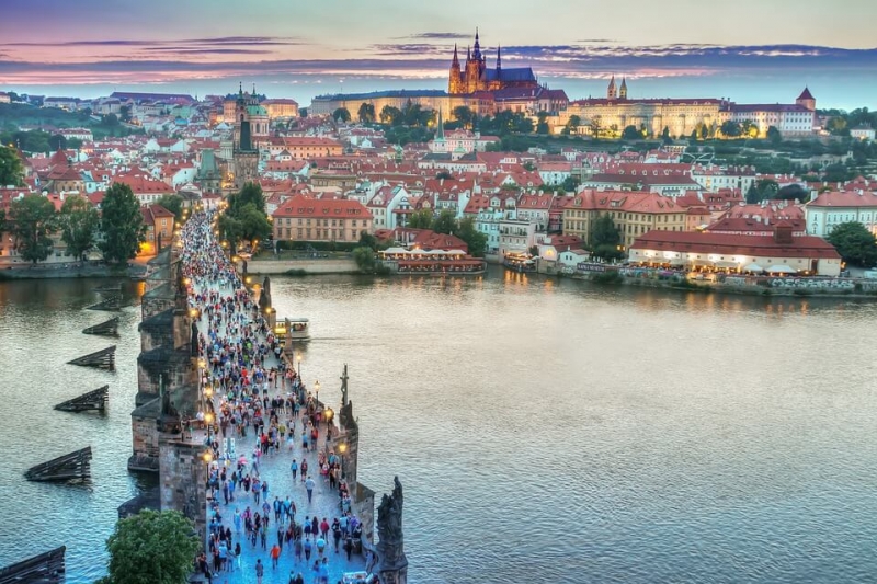 Paid teaching positions in Prague after Onsite Training!