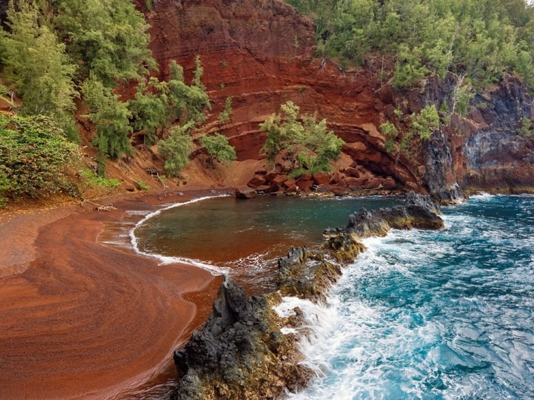The Other Side: A Guide to East Maui