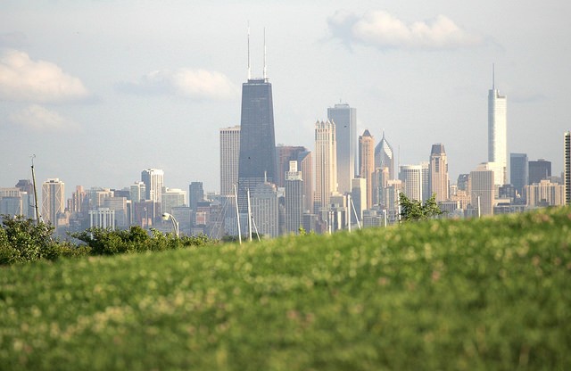 How much does it cost to live in Chicago for one month?