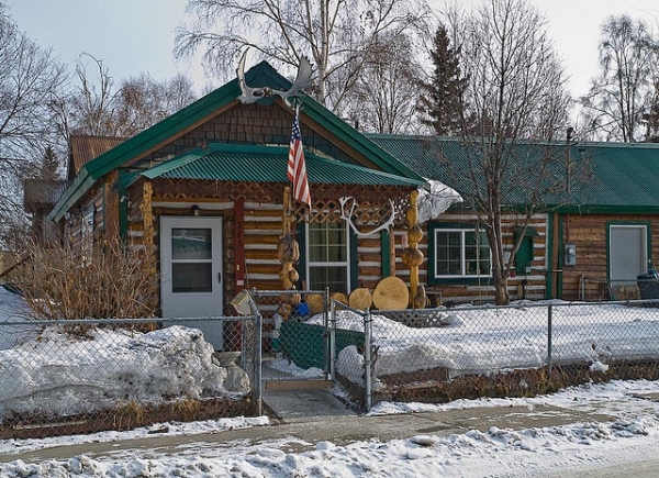 Wander the streets to discover the proud homes of Fairbanks by CC user Stephen Cysewski on Flickr