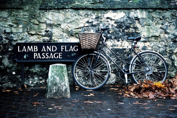 Oxford, city of spires and bikes. Copyright CC user kris krüg on Flickr