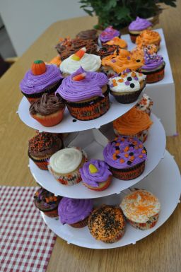 Halloween-cup cakes!