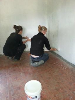 2. Alycia & Martha bsy painting the first coat